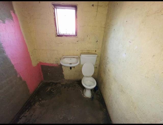 2 BEDROOM HOUSE FOR SALE IN ESSELEN PARK